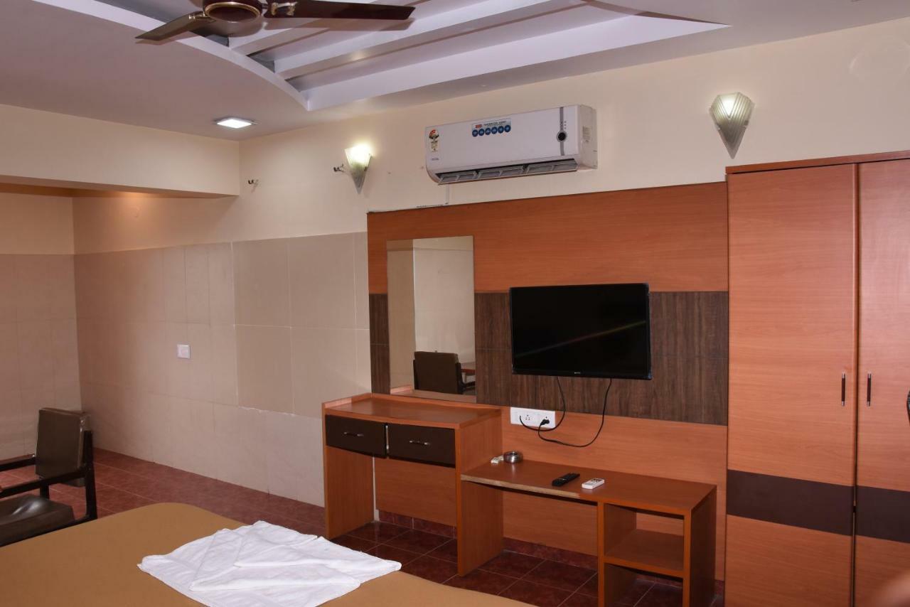Park Beach Resort Ченнаи Экстерьер фото